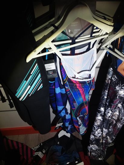 ensemble de maillots de bain homme et femme...
