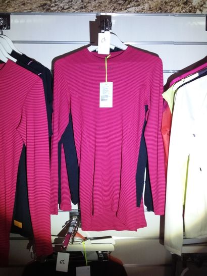 4 t-shirts taillé L