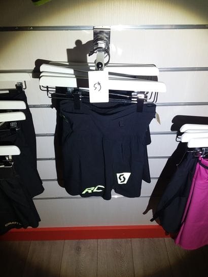 5 shorts taille xs
