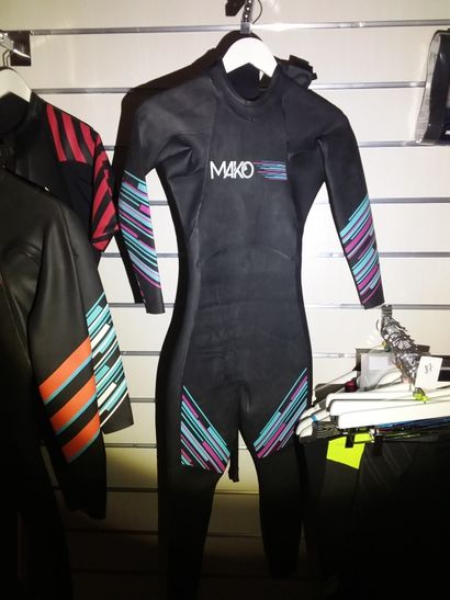 3 combinaisons de marque MAKO TAILLÉ M