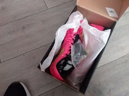 saucony taillé 40.5
crampon