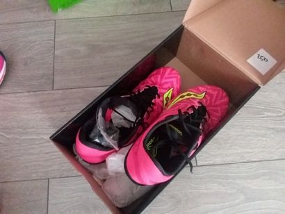 saucony taillé 41 
crampon