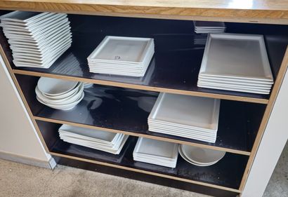 Batterie de cuisine ( couverts, assiettes...