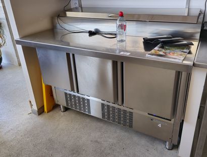 Tour réfrigéré avec saladette CORECO