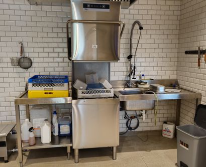 Lave-vaisselle à capot NEO
Desserte en métallique
plonge...