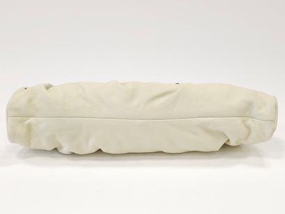 HUGO BOSS
Sac en cuir blanc