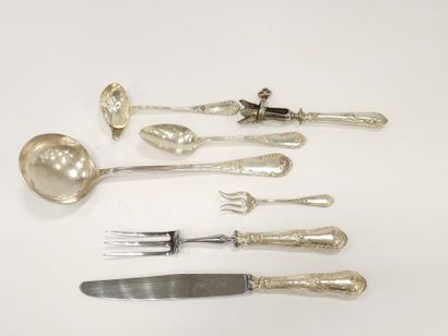 PARTIE DE MENAGERE en argent
Modèle Louix...