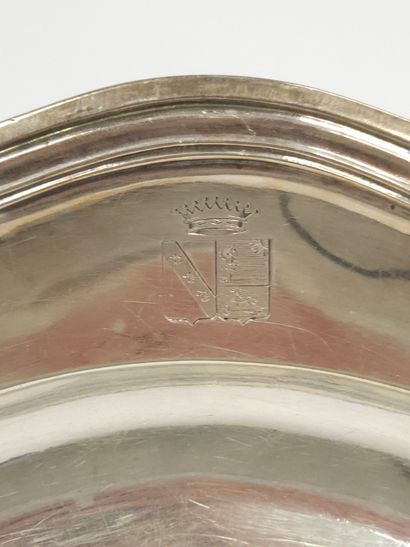 DEBAIN ALPHONSE 1883
Plat creux chantourné...