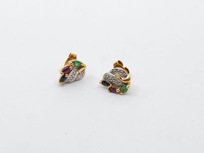 Paire de boucles d'oreille en or jaune 750°...