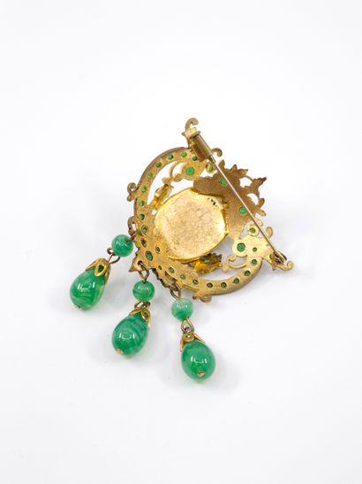 IMPORTANTE broche en métal et cabochons de...