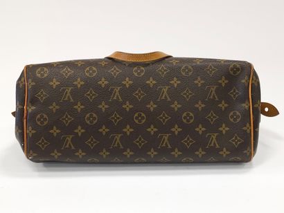 LOUIS VUITTON
Modèle Montorgueil 
Sac à main...