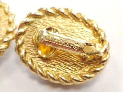Christian Dior 
Paire de boucle d'oreille...