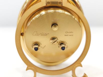 CARTIER
Réveil en metal doré