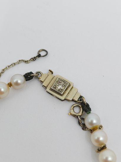 COLLIER de perles de culture en chute, fermoir...