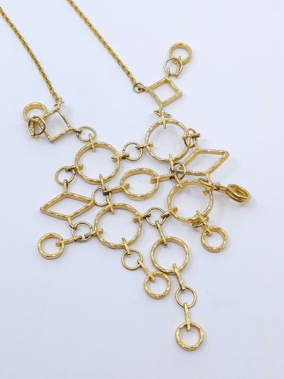 COLLIER PLASTRON à décor géométrique en métal...