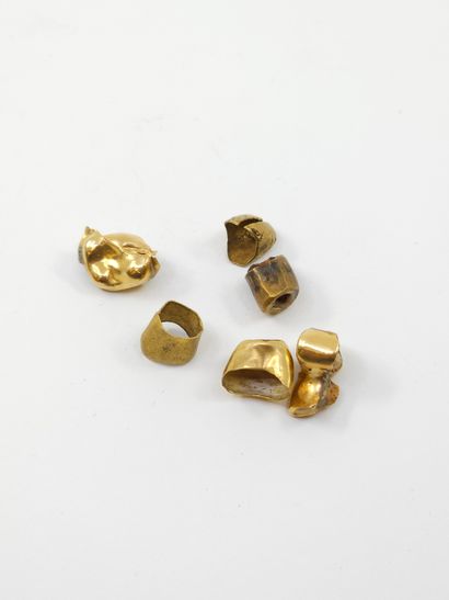 Lot de debris dentaire 
Poids brut: 7.2 ...