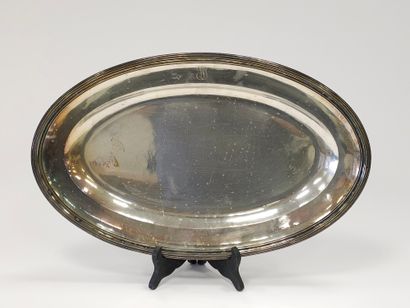 Plat oval en argent 
Chiffré DS
Poinçon Vieillard...