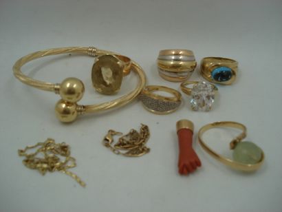 1 Bracelet semi-ouvert Or 18kt 9,20 g 1 Pendentif...