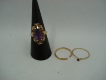 2 Bagues Or 18kt et pierres 5,67 g 1 Alliance...