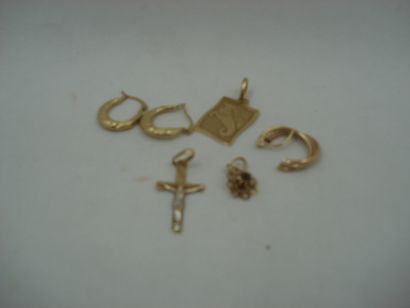 1 Boucle Or 3 tons 18kt 0,54g 2 Pendentifs...