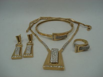 1 Bague Or 2 tons 18kt et pierres 7,44g 1...