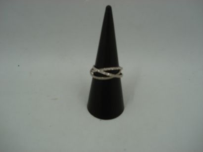 1 Bague Or gris 18kt et pierres 3,18g 3 anneaux...