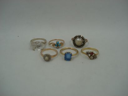 1 Bague Or gris 18kt et pierre 4,75g 4 Bagues...