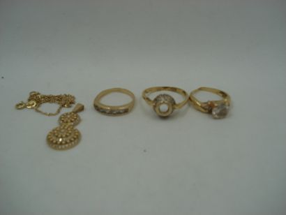 3 Bagues Or 18kt et pierres 11,08g détériorées...