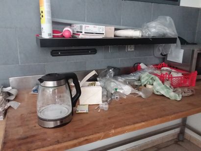 le traînant de la pièce comprenant
vaisselle...