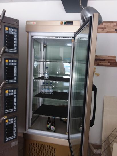 vitrine réfrigérée à boissonn