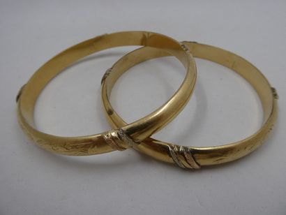 2 Bracelets Or 3 tons 18kt 33,74g 
