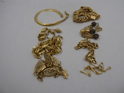 8 Bracelets Or 18kt et divers 64,49g détériorés...