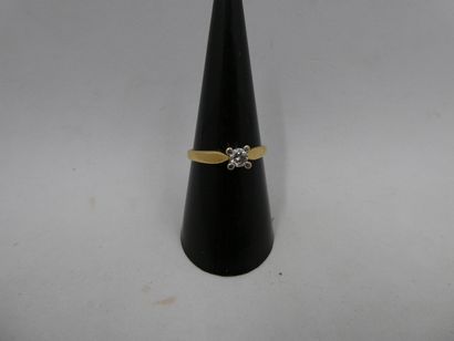 1 Bague Or 2 tons 18kt et diamant 2,56g 