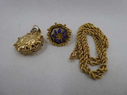 1 Bague Or 18kt et pierres 11,41g détériorée...
