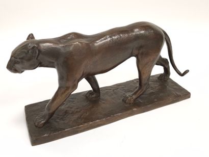 MAURICE LEBEAU (1885-1961)
Panthère en bronze,...
