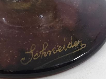 SCHNEIDER (1881-1953)
Coupe sur piedouche...