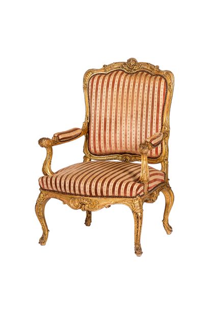 CACAUT PARIS 1900
Fauteuil en bois mouluré...