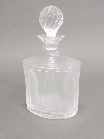 LALIQUE France
Paire de carafes en cristal...