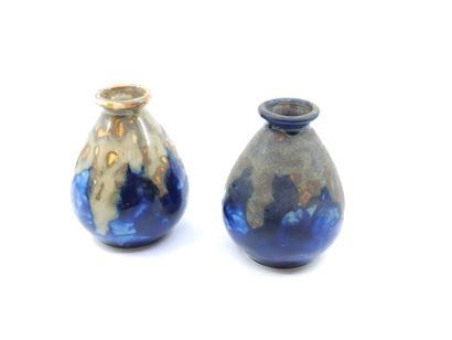TRAVAIL FRANCAIS 
	Deux vases ovoïdes épaulés...