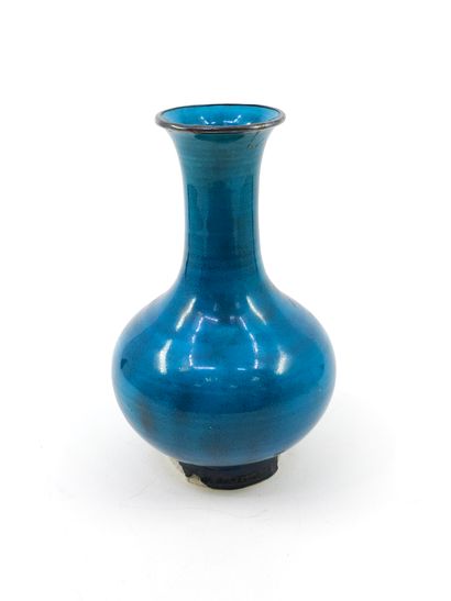 PETIT vase en faïence couleur turquoise
Accident...