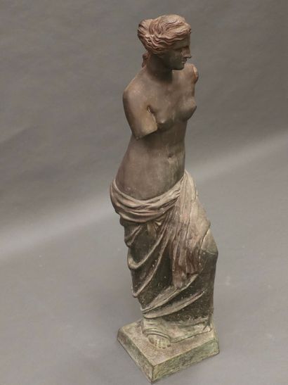 MUSEE DU LOUVRE
Statue en bronze représentant...