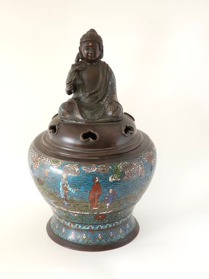 ASIE XIXème siècle
Brûle parfum surmonté...