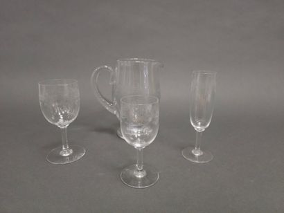 BACCARAT
Modèle Sevigné 
Service de verres...