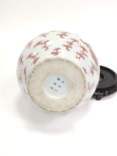 CHINE Début XXeme siècle
Vase boule à haut...