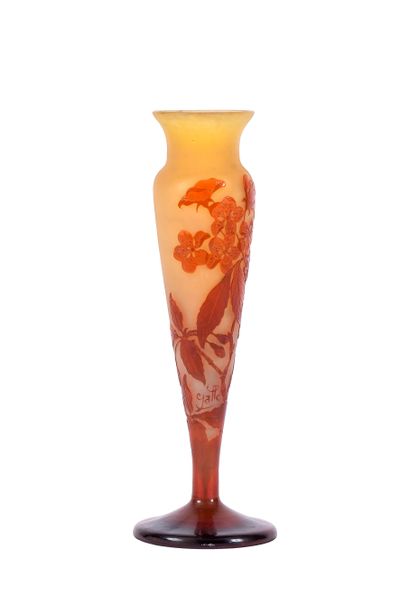 ETABLISSEMENTS GALLE 
	Vase conique sur piédouche...