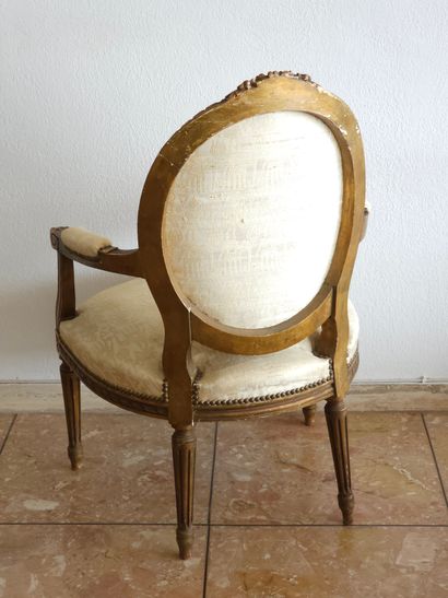 PAIRE DE FAUTEUILS CABRIOLETS en bois doré,...