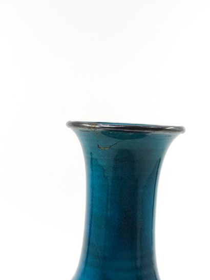 PETIT vase en faïence couleur turquoise
Accident...