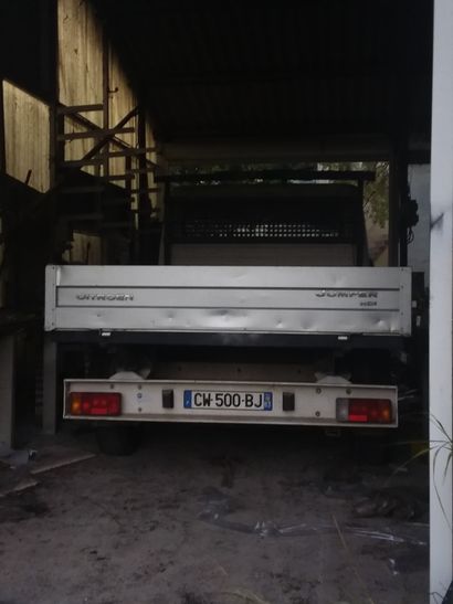 Véhicule CITROEN modèle JUMPY plateau 
immatriculé...
