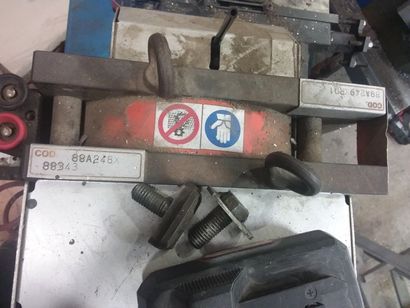 TEKNA
3 poinçonneuses modèle TK280PA2
matricule...