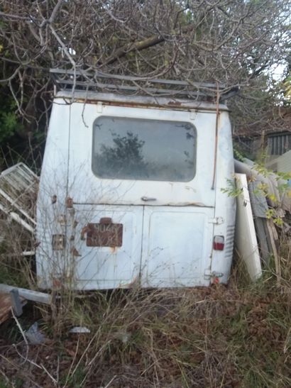 Camionnette CITROEN immatriculé 904--RK-83
véhicule...